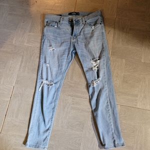 Hollister Super Skinny ankle distressed  jeans
